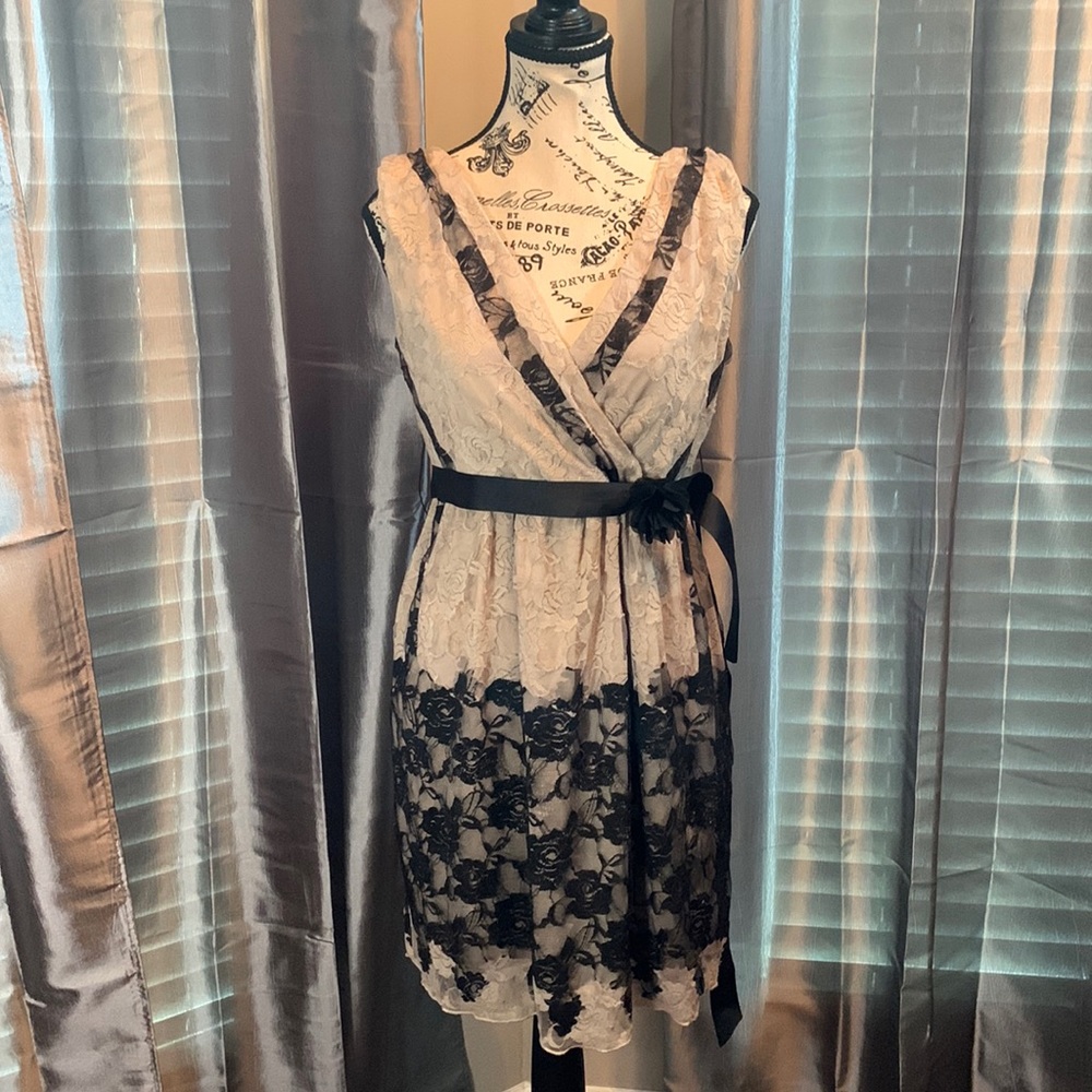 I.N. San Francisco Layered Lace Dress 8